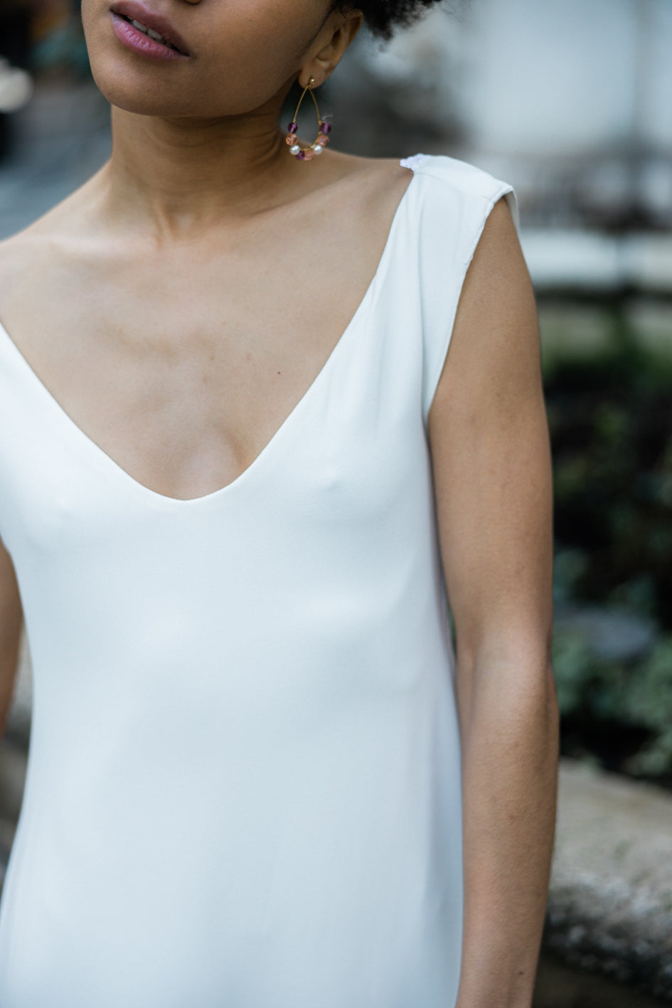Robe de Mariage "L'innocente" - Simplicité Élégante en Soie et Dentelle