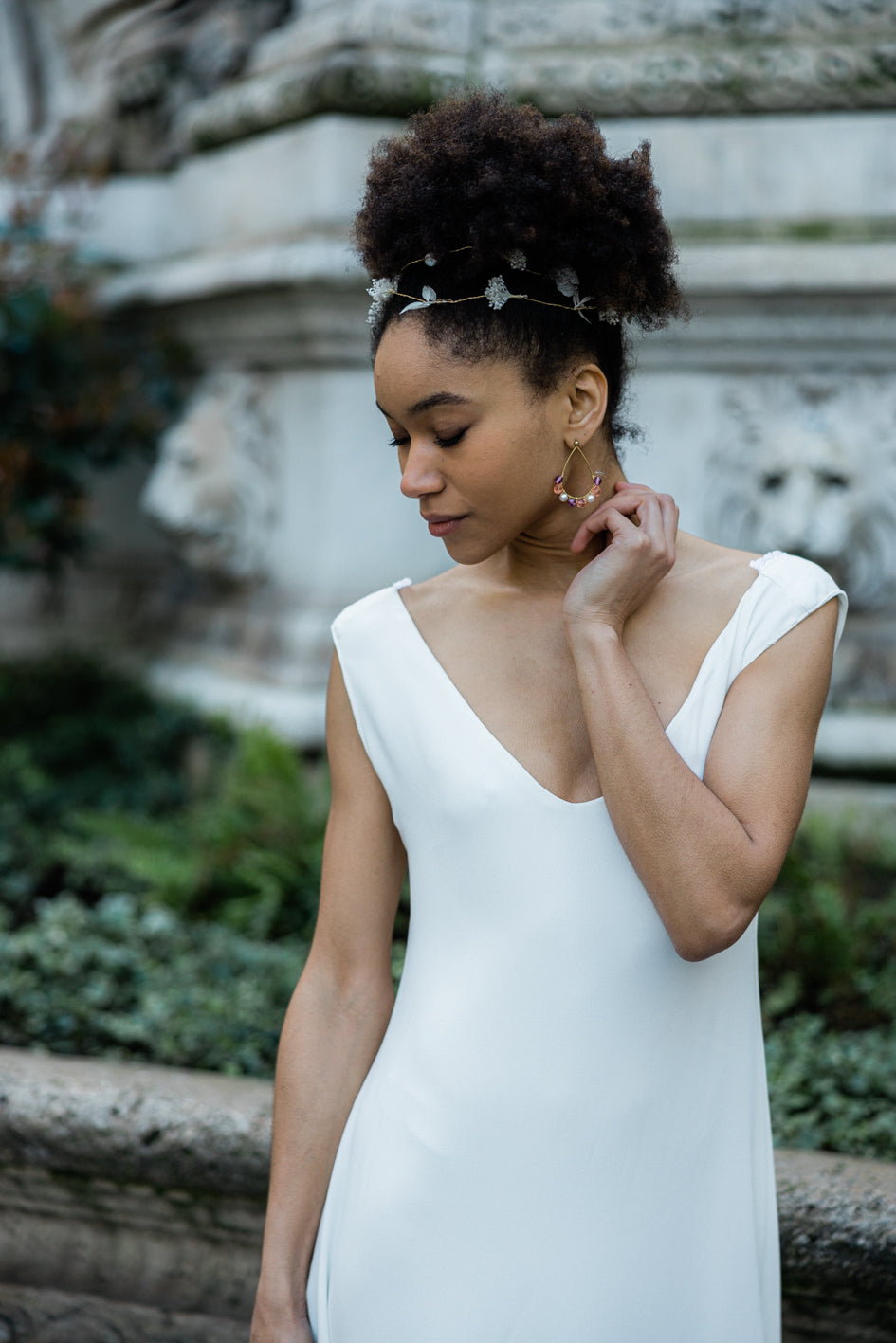Robe de Mariage "L'innocente" - Simplicité Élégante en Soie et Dentelle