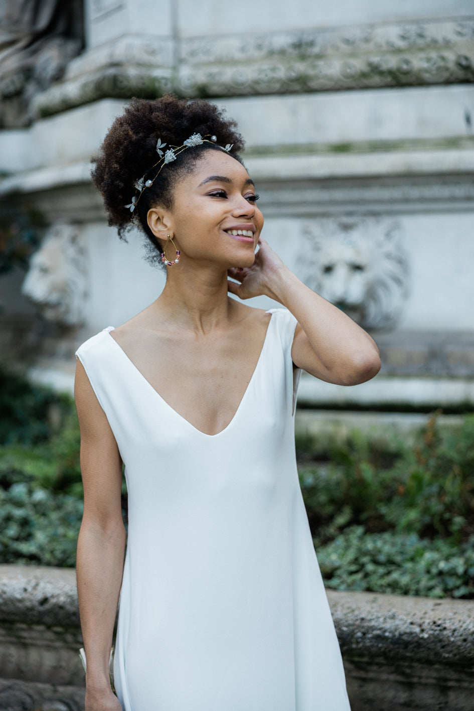 Robe de Mariage "L'innocente" - Simplicité Élégante en Soie et Dentelle