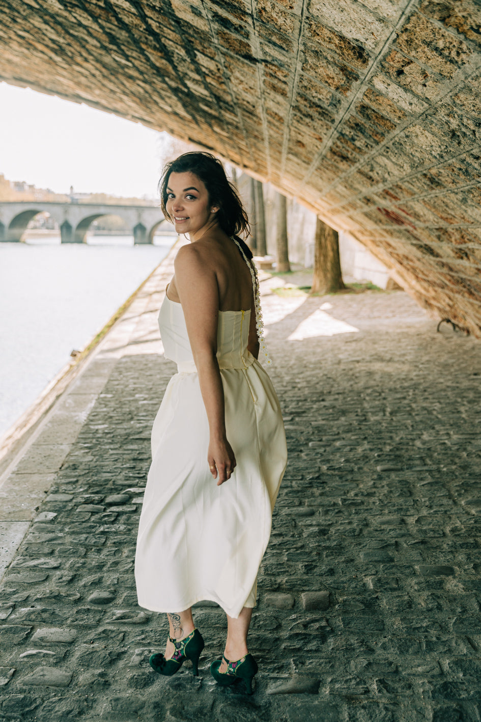 Vue complète de la robe deux pièces 'Camille' en coton et soie