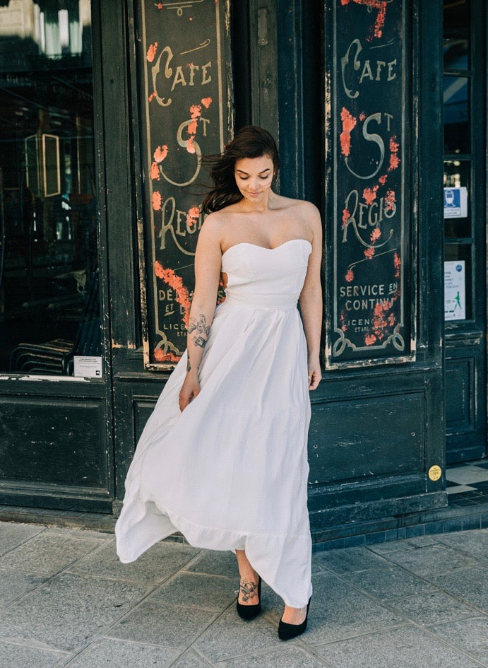 robe de mariée. Robe de mariage. Robe de cérémonie en soie blanche bustier fais à vos mesures et jupon. Robe fluide. Robe bohème