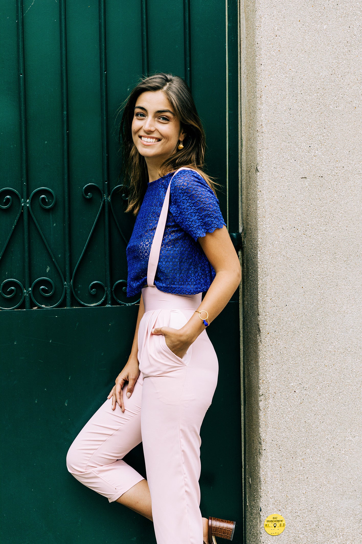 Combinaison en soie et coton, rose pastel 'Charline', portée par un modèle