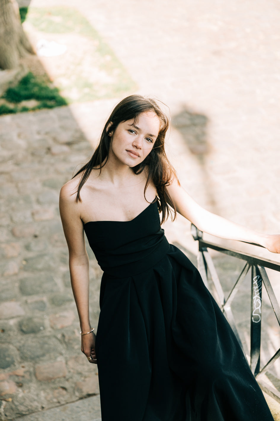 Détail du bustier ajusté avec zip invisible de la robe 'Gabrielle"